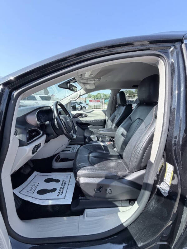 2019 Chrysler Pacifica Touring L