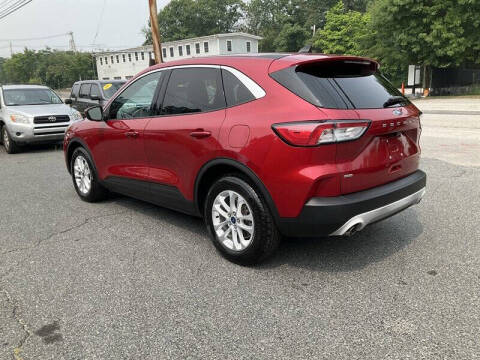 2020 Ford Escape SE