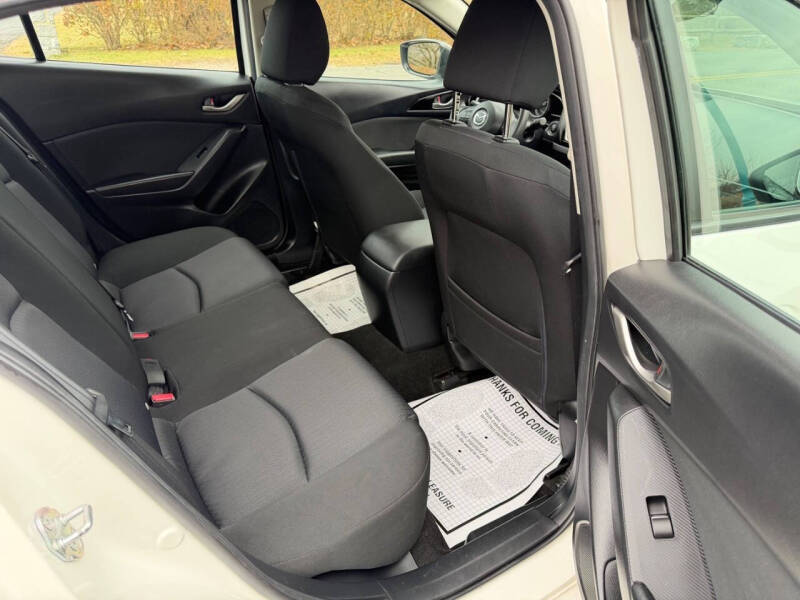 2016 Mazda MAZDA3 i Sport