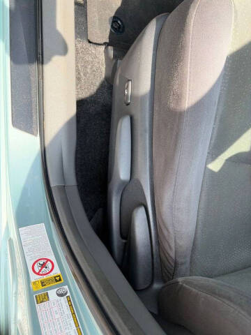2014 Toyota Prius v Three