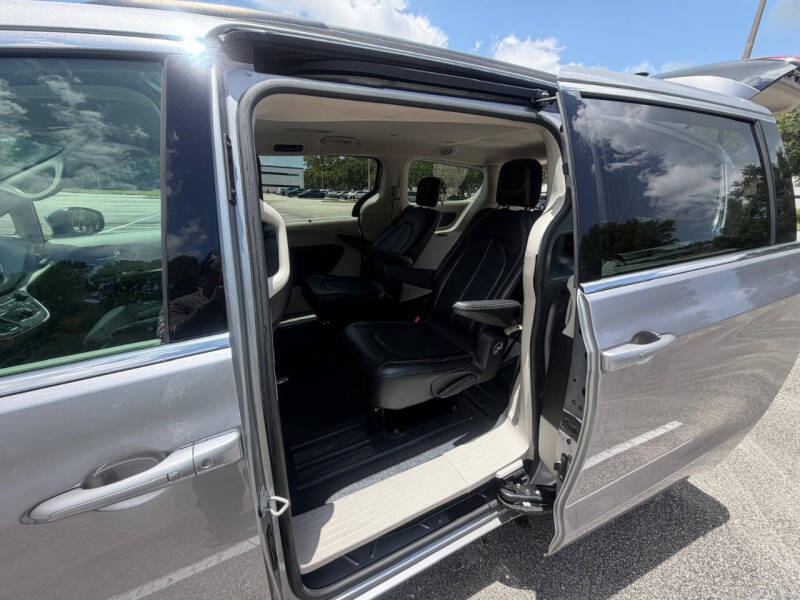 2021 Chrysler Voyager LXi