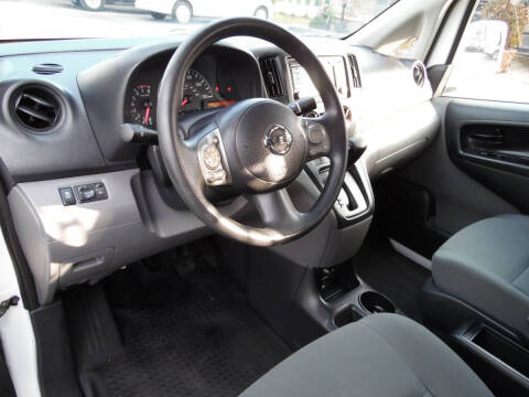 2017 Nissan NV200 SV