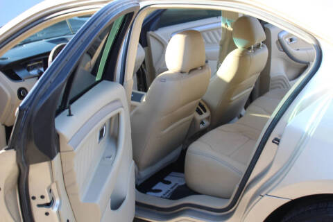 2017 Ford Taurus SEL