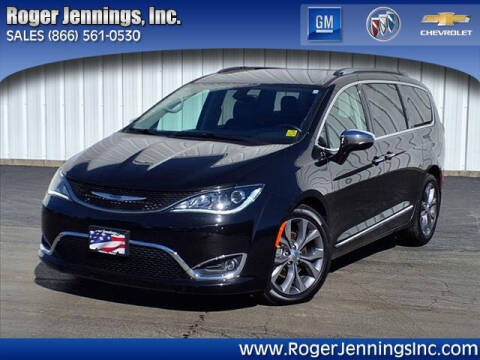 2019 Chrysler Pacifica for sale at ROGER JENNINGS INC in Hillsboro IL