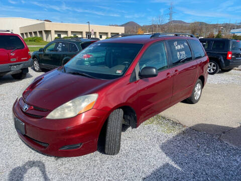 2007 Toyota Sienna for sale at Bailey's Auto Sales in Cloverdale VA