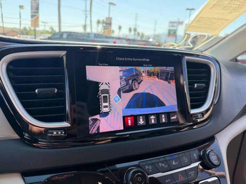 2021 Chrysler Pacifica Touring L