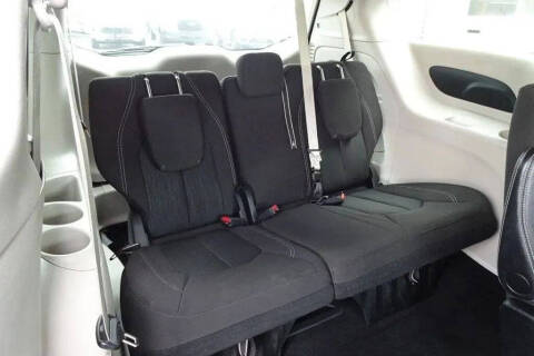 2024 Chrysler Voyager LX