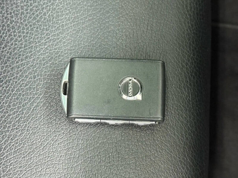 2021 Volvo XC90 T5 Momentum