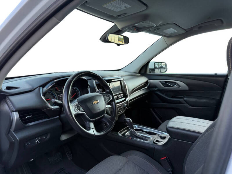 2020 Chevrolet Traverse LT Cloth