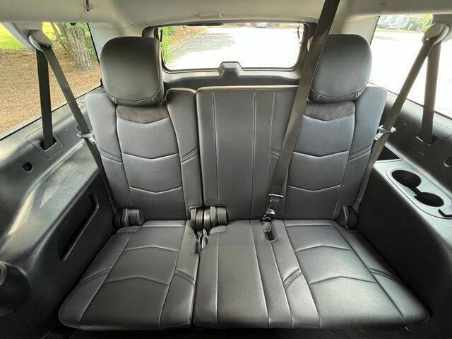CadillacEscalade ESV28