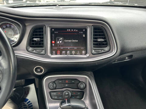 2015 Dodge Challenger SXT