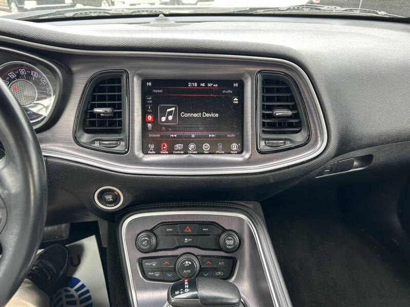 2015 Dodge Challenger SXT