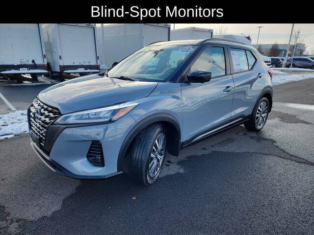 2023 Nissan Kicks SR