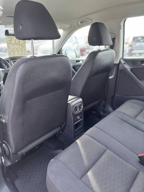 2017 Volkswagen Tiguan 2.0T Limited S 4Motion