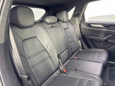 2024 Porsche Cayenne S