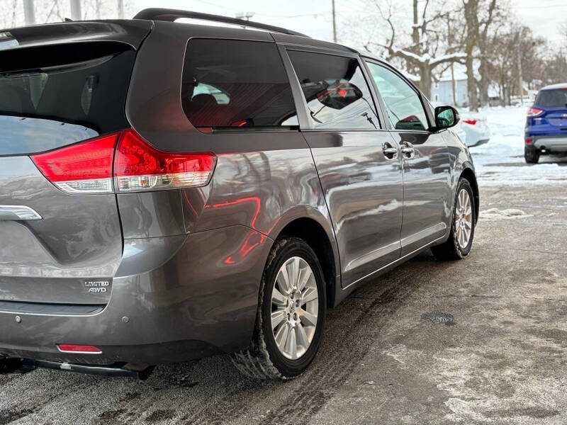 2013 Toyota Sienna Limited 7-Passenger