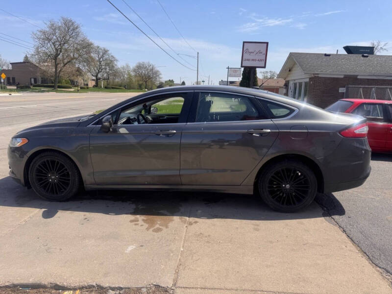 2016 Ford Fusion SE