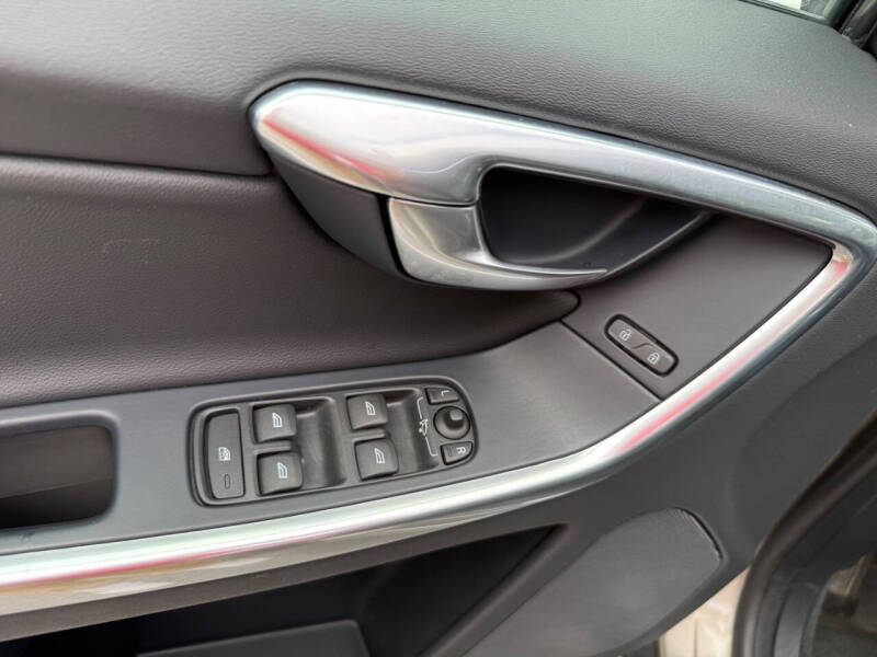 2015 Volvo XC60 T5 Drive-E Platinum