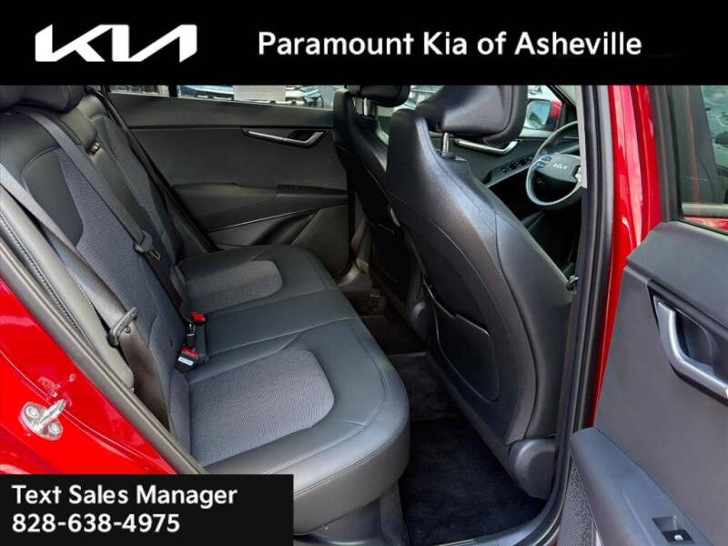 2025 Kia Niro EX