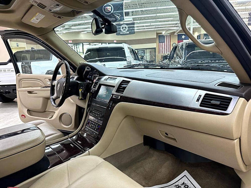 2011 Cadillac Escalade EXT Premium