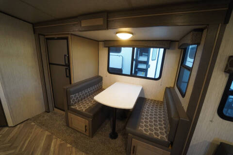 2021 Cruiser RV shadow  Cruiser