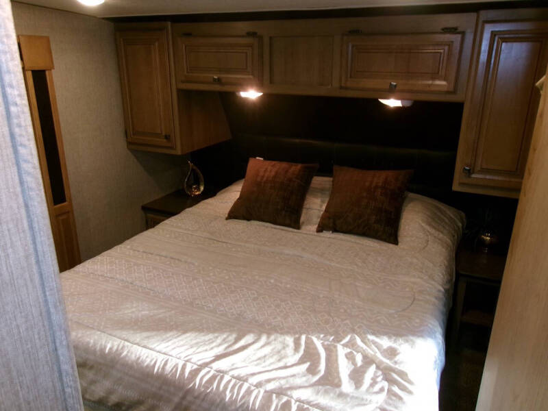 2015 Crossroads RV Cruiser 305RS