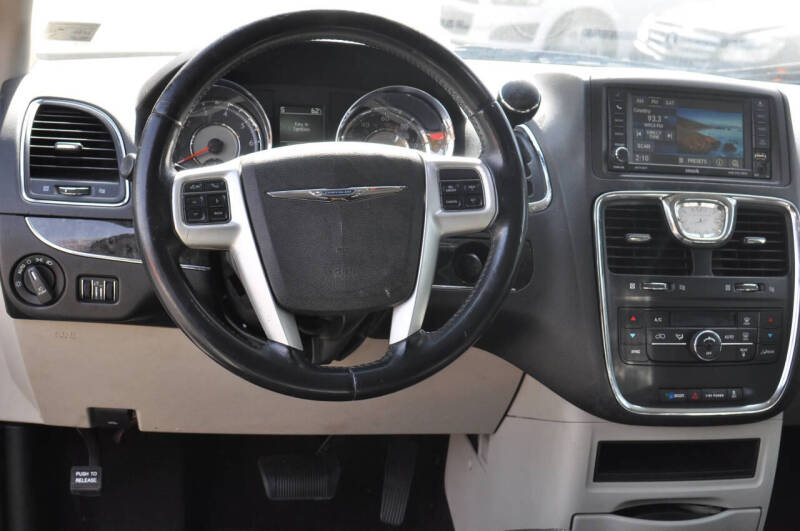 2015 Chrysler Town and Country Touring