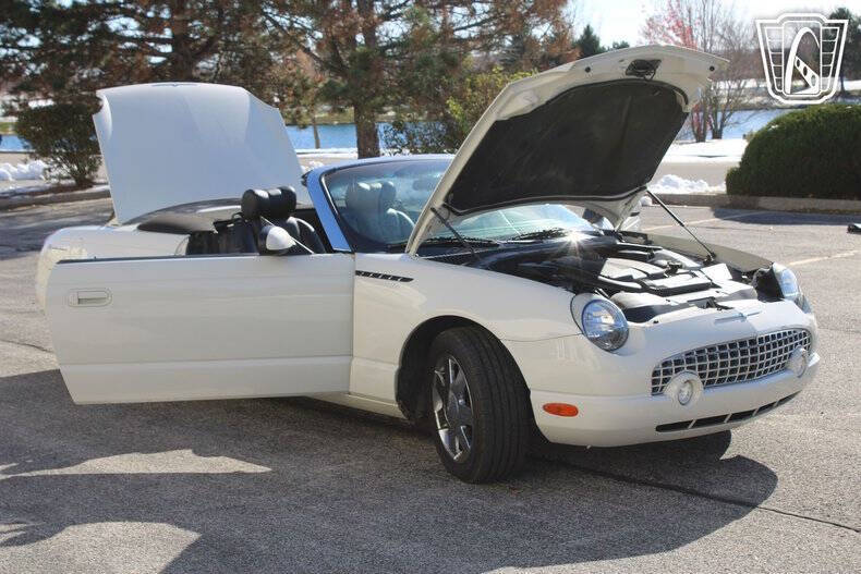 2002 Ford Thunderbird Deluxe