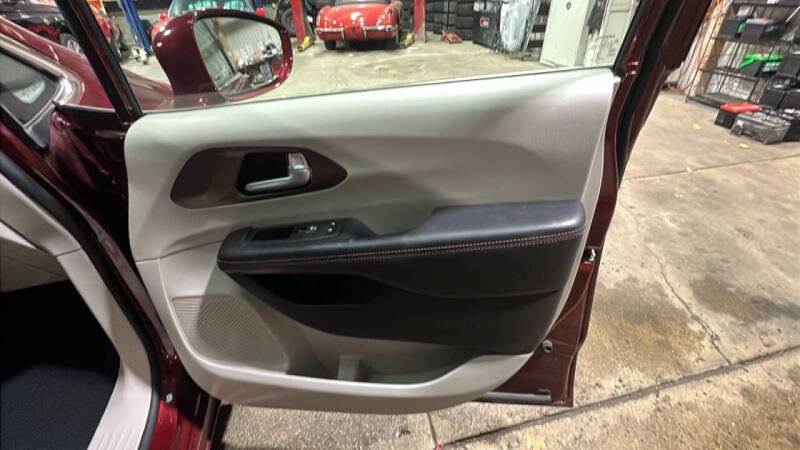 2019 Chrysler Pacifica Touring L