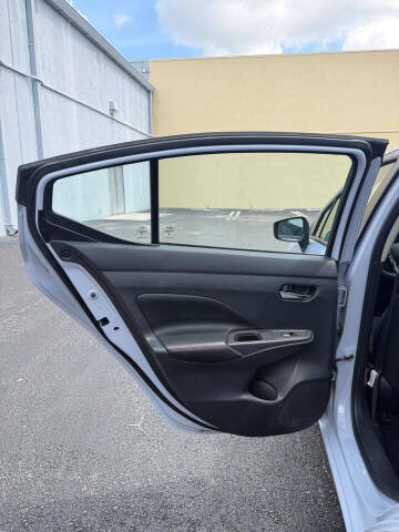 2024 Nissan Versa SR