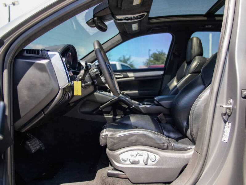2015 Porsche Cayenne Turbo