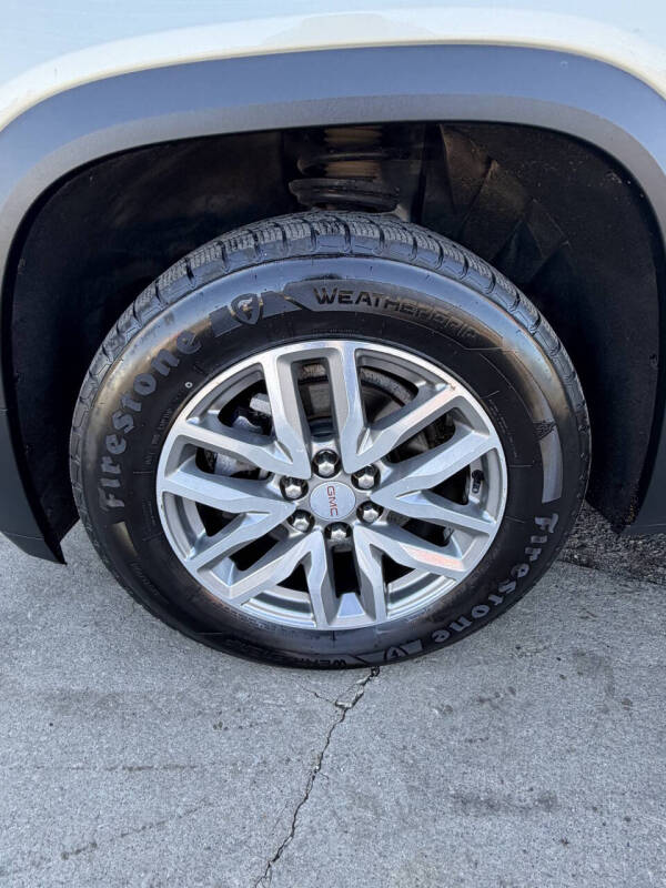 2017 GMC Acadia SLE-2