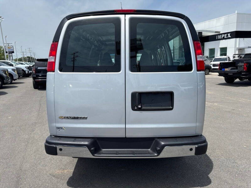 2026 Chevrolet Express 2500
