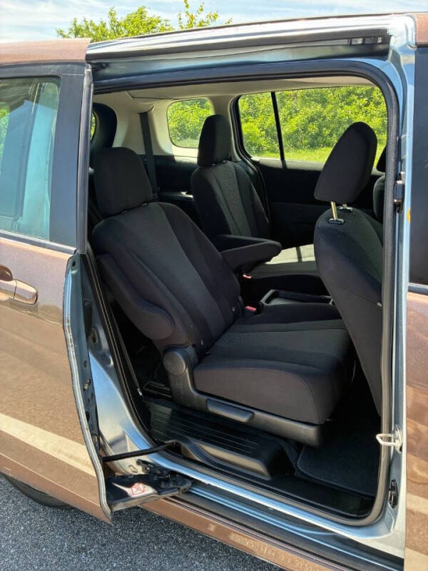 2012 Mazda MAZDA5 Touring