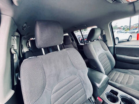 2012 Nissan Pathfinder SV