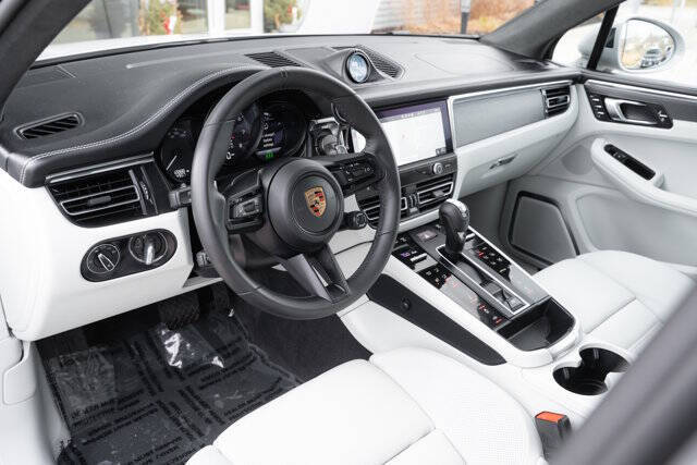 2025 Porsche Macan GTS