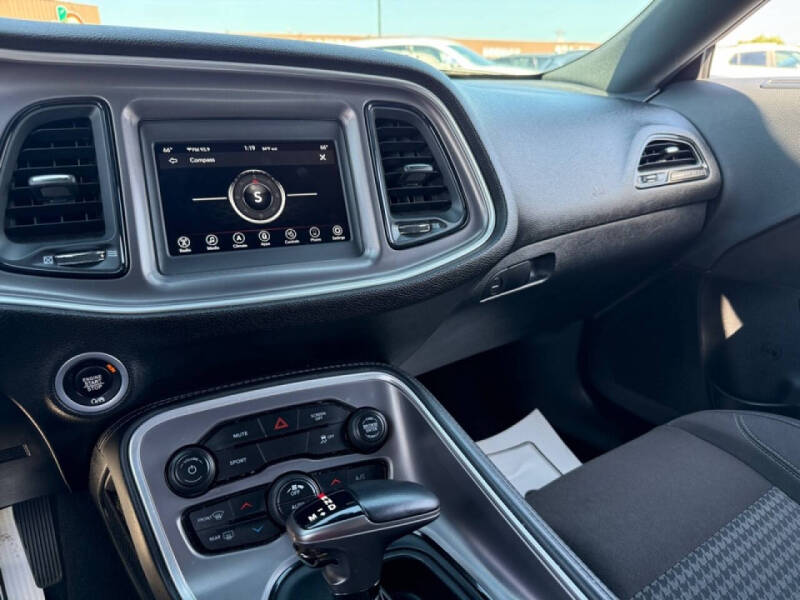 2022 Dodge Challenger SXT