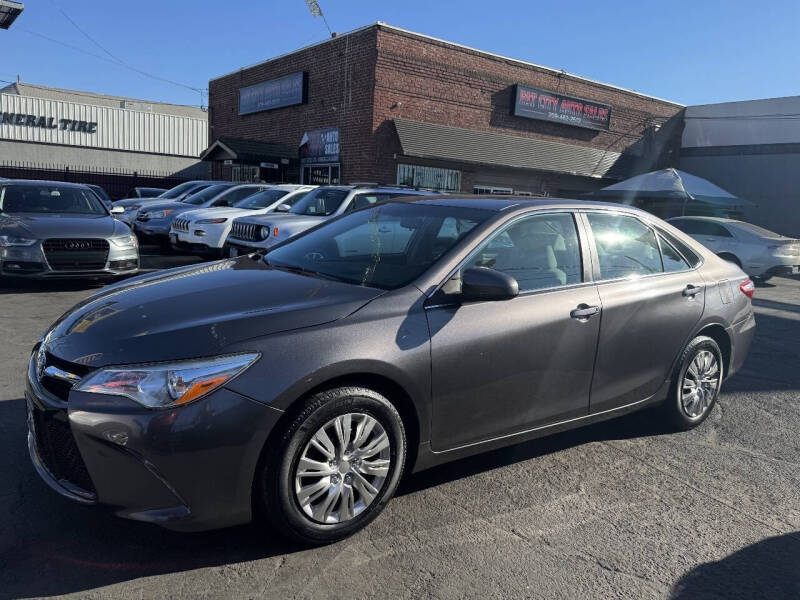 2017 Toyota Camry LE