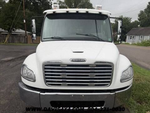 2021 Freightliner M2 106