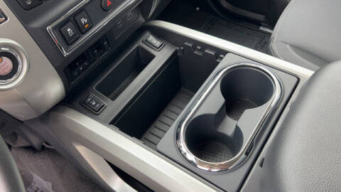 2022 Nissan Titan SV