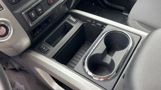 2022 Nissan Titan SV