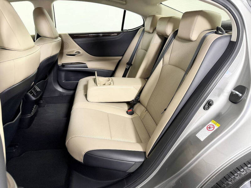 2019 Lexus ES 300h