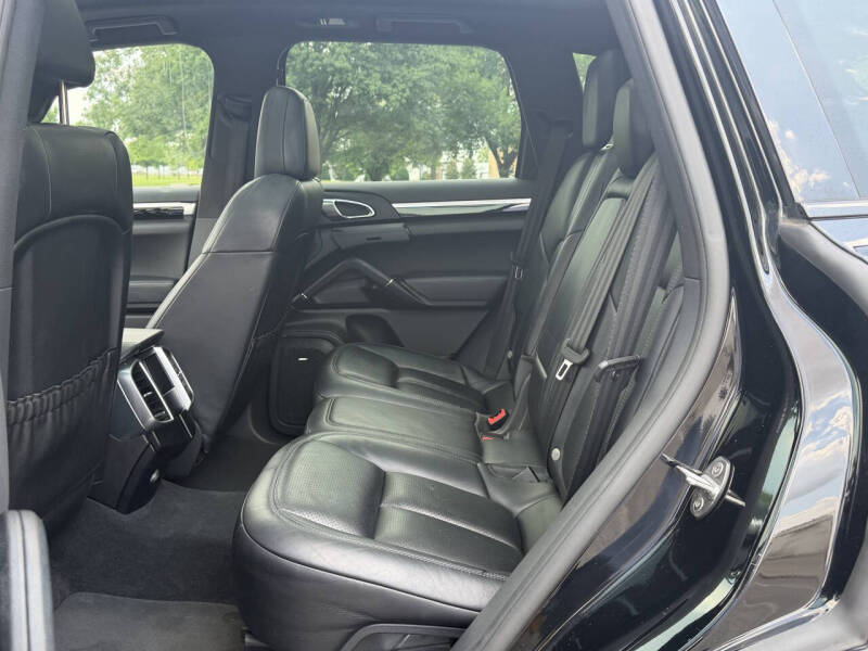 2017 Porsche Cayenne Platinum Edition
