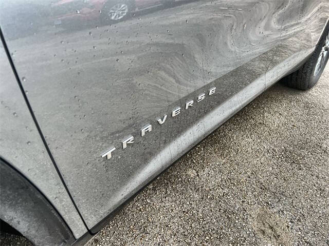 2024 Chevrolet Traverse LT