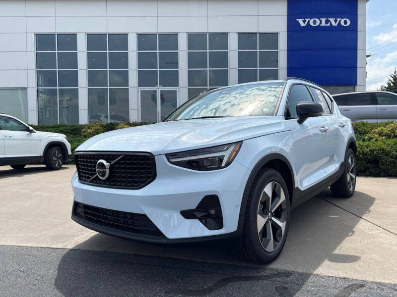 2026 Volvo XC40 B5 Plus