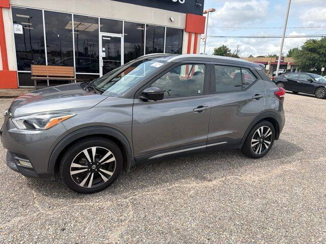 2020 Nissan Kicks SR