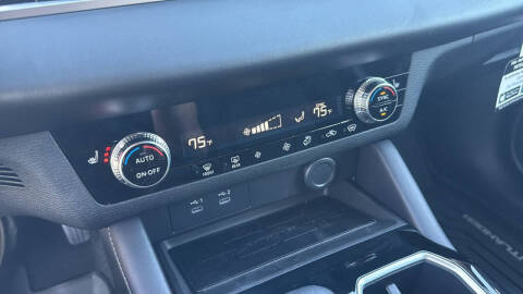 2025 Mitsubishi Outlander ES