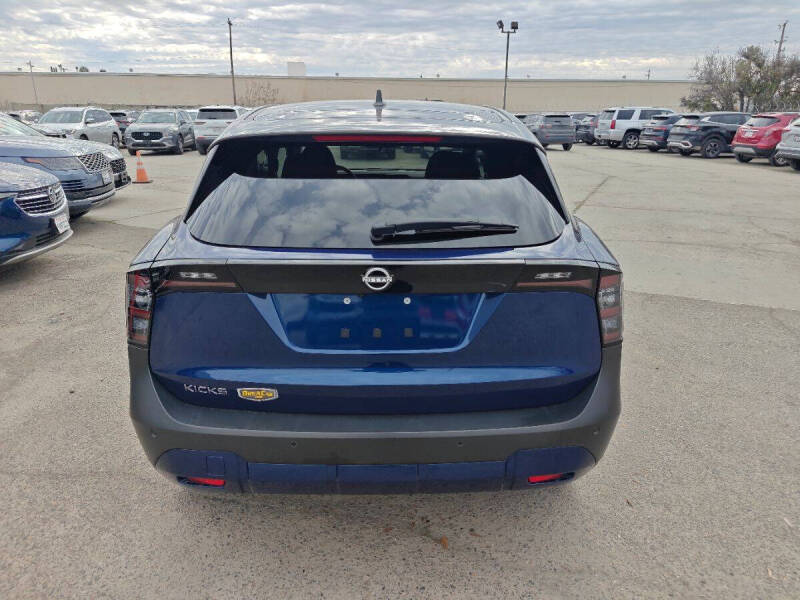 2025 Nissan Kicks SV
