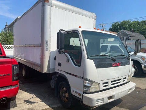 2006 GMC W4500 for sale at TGM Motors in Paterson NJ