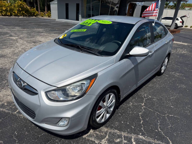 2013 Hyundai Accent GLS